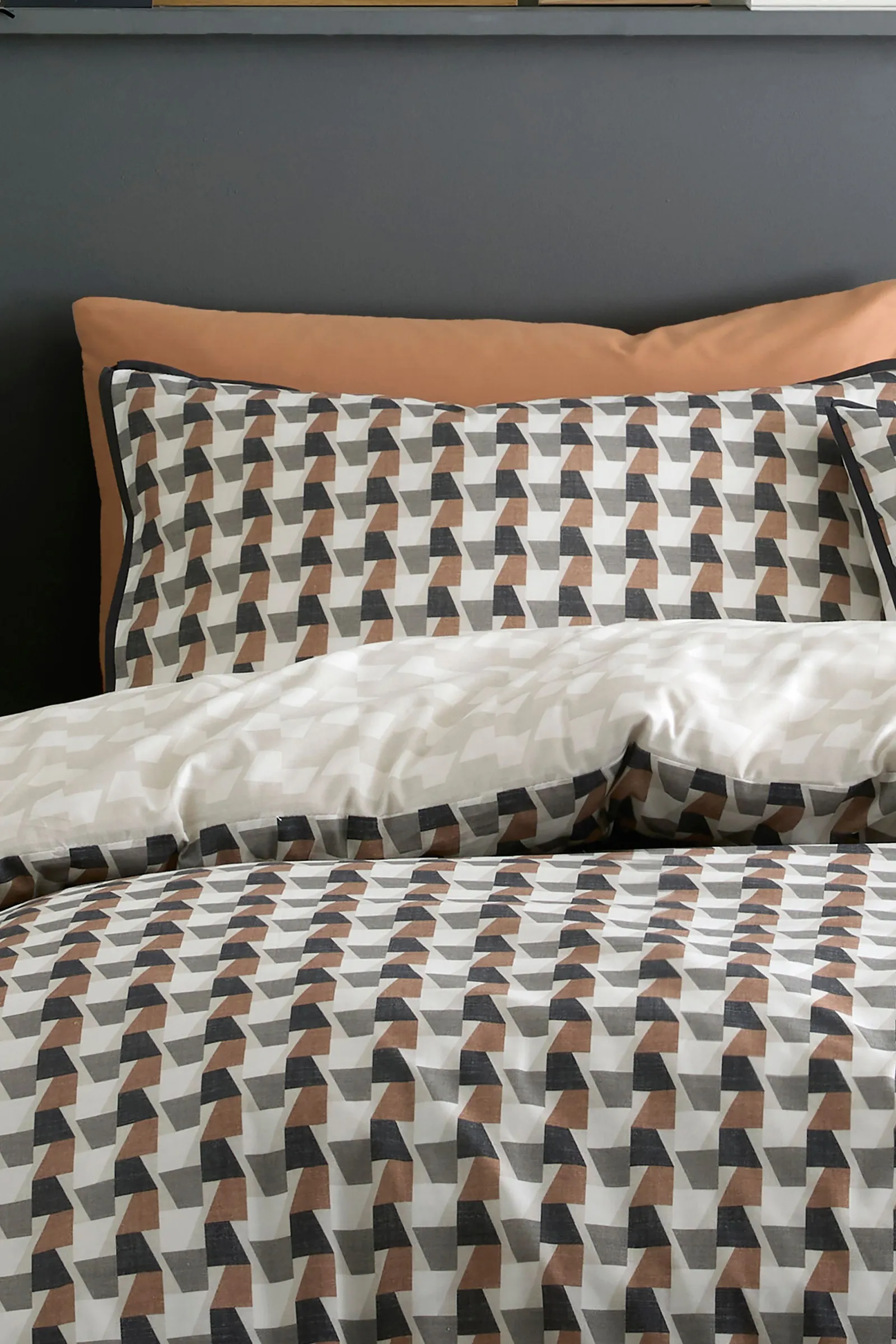Appletree 'Jett' Geo Print 100% Cotton Duvet Cover Set in Brown 2