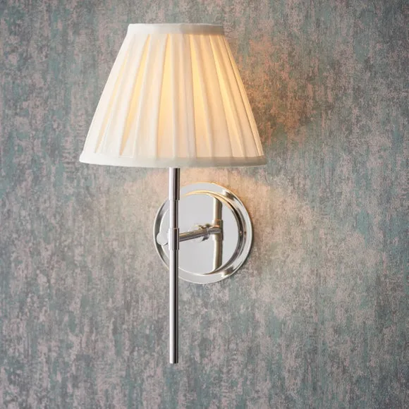 Vogue Holden Traditional Wall Light 1