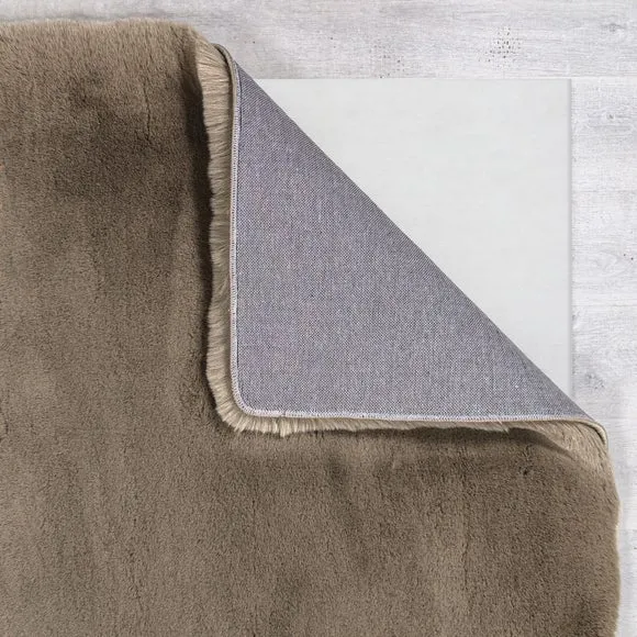 Ivy Luxury Supersoft Faux Fur Rug 3