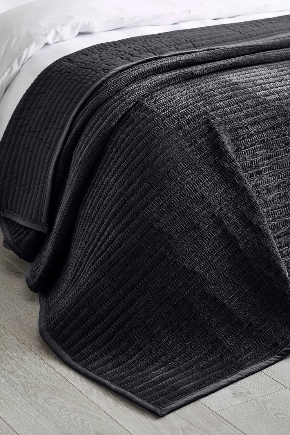 Catherine Lansfield 'Velvet Pinsonic' Quilted Bedspread in Black