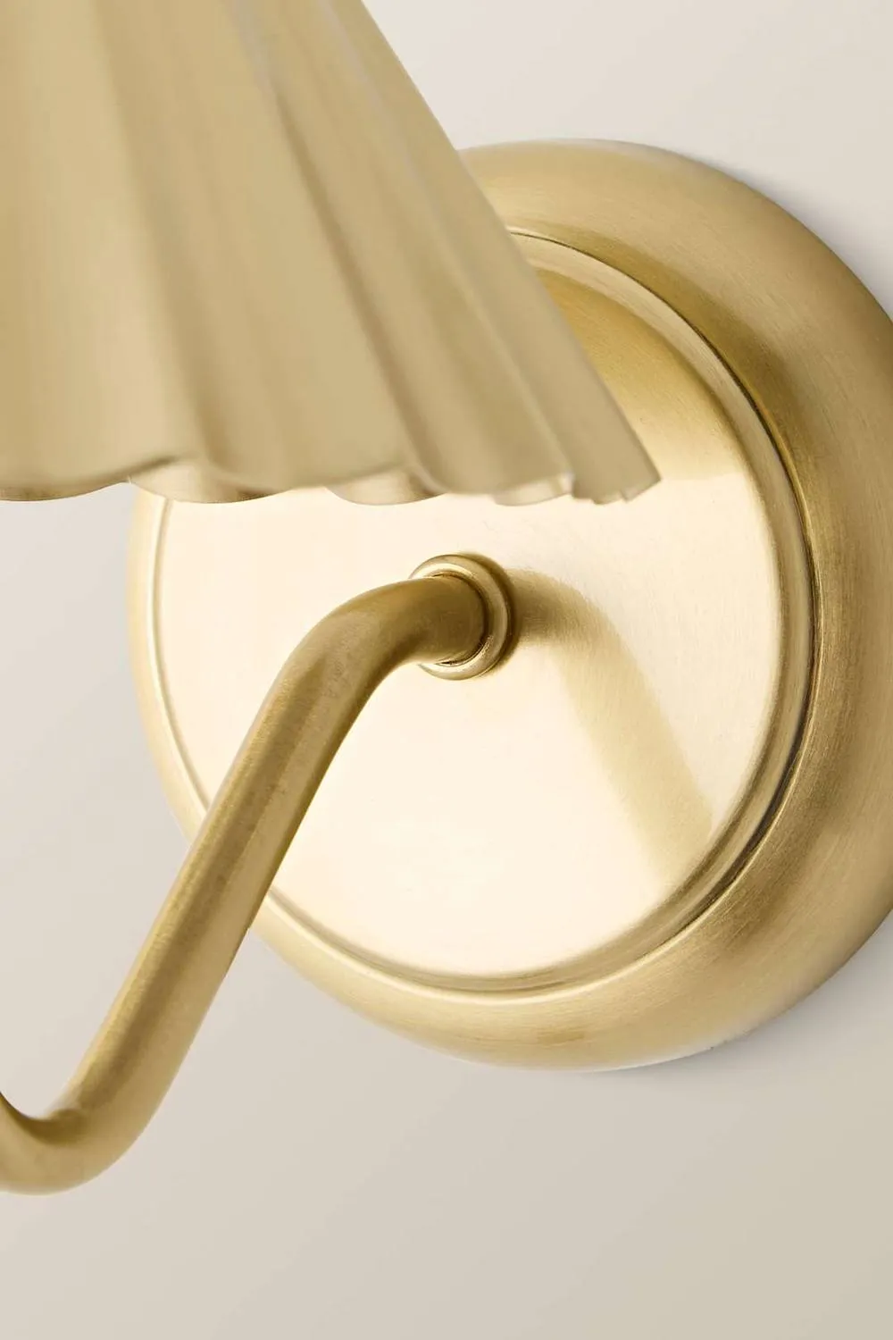 ValueLights Avery Portable Rechargeable Easy Fit Wall Light Fitting in Gold 5