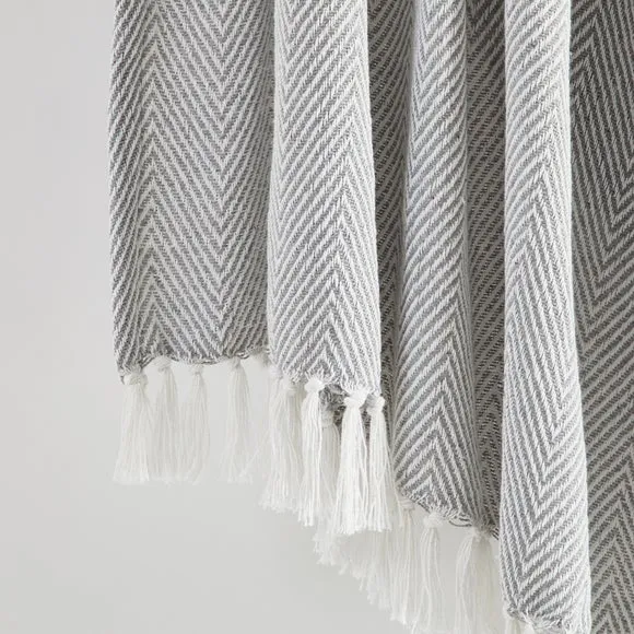 Jenson Herringbone Throw Blanket 3