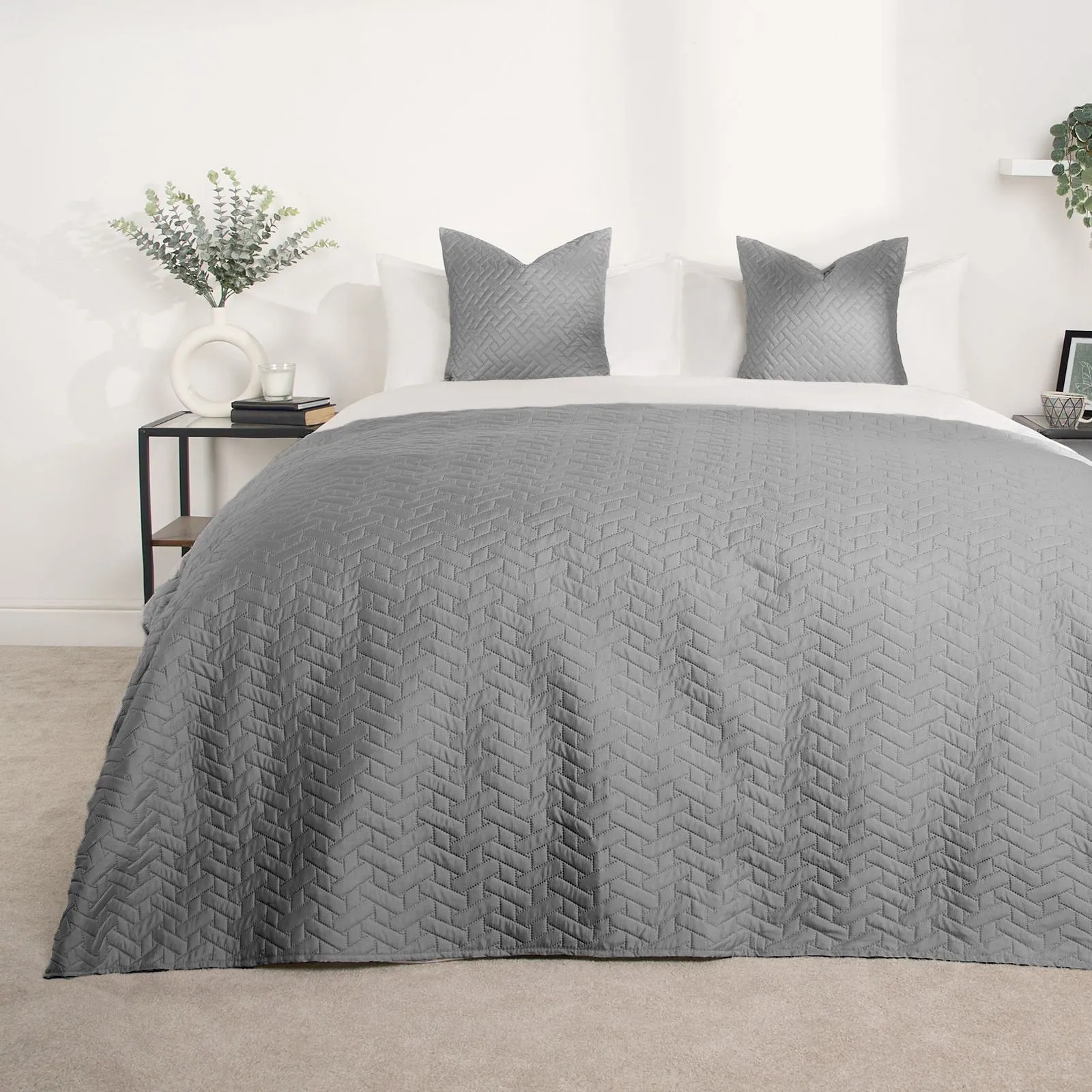 OHS Geo Pinsonic Throw Blanket Quilted Bedspread in Dark Grey