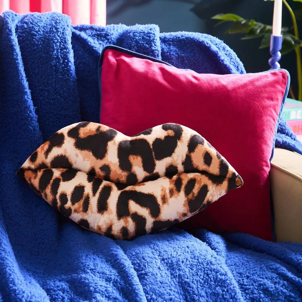 OHS Lips Shaped Decorative Scatter Cushion Throw Pillow