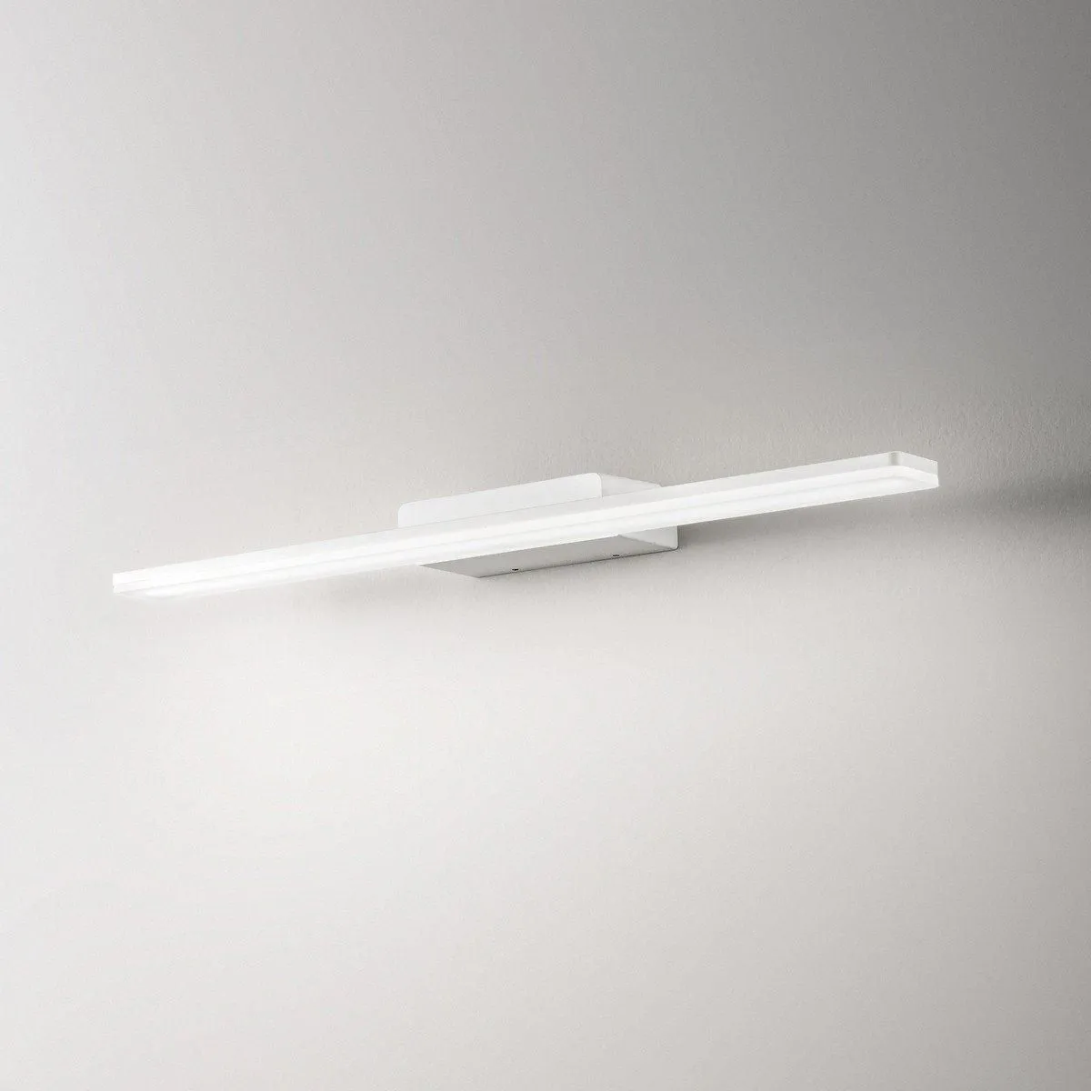 Netlighting MAKEUP 60cm Integrated LED Wall Lamp White 3000K IP54 NonDim 2