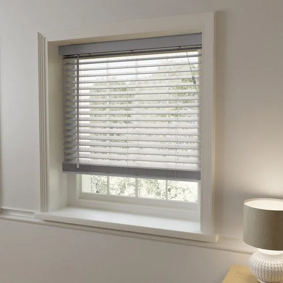 Fauxwood Venetian Blind 2