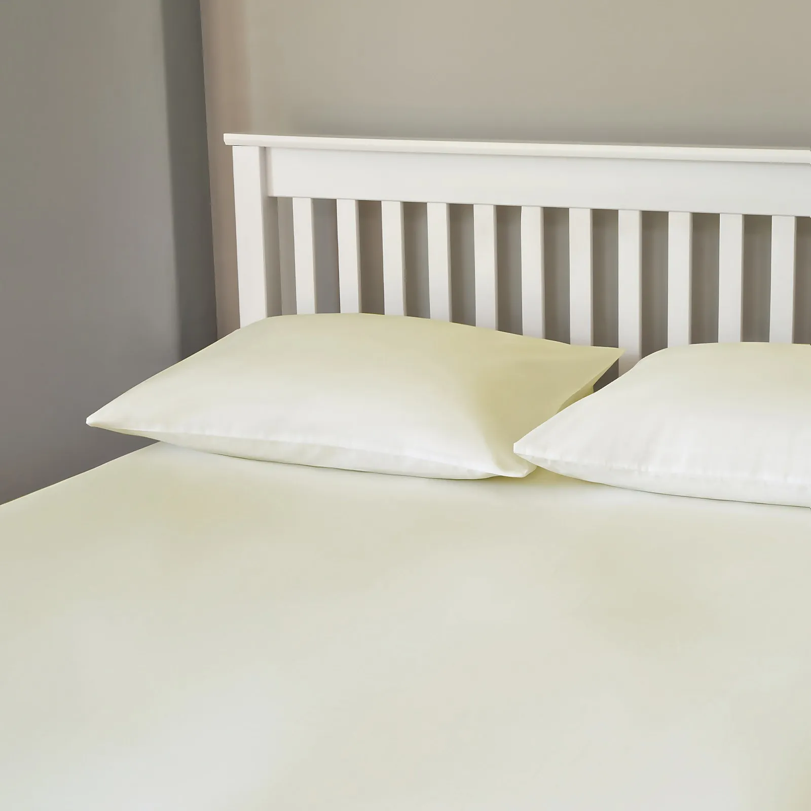 The Willow Manor 100% Cotton Percale Double Fitted Sheet - Ivory