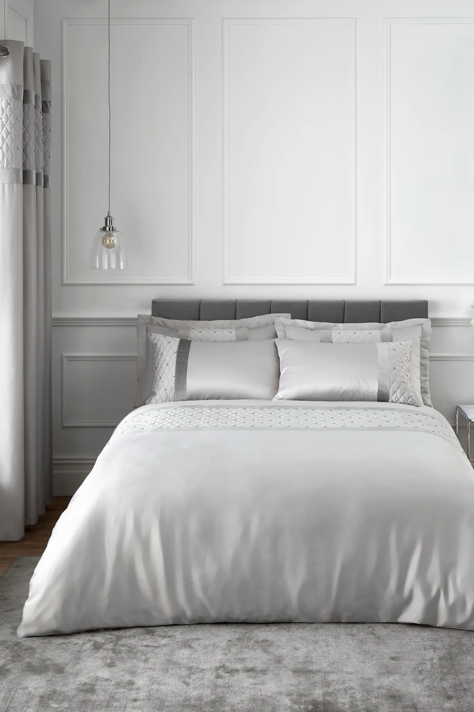 Catherine Lansfield 'Sequin Cluster' Duvet Set in Silver