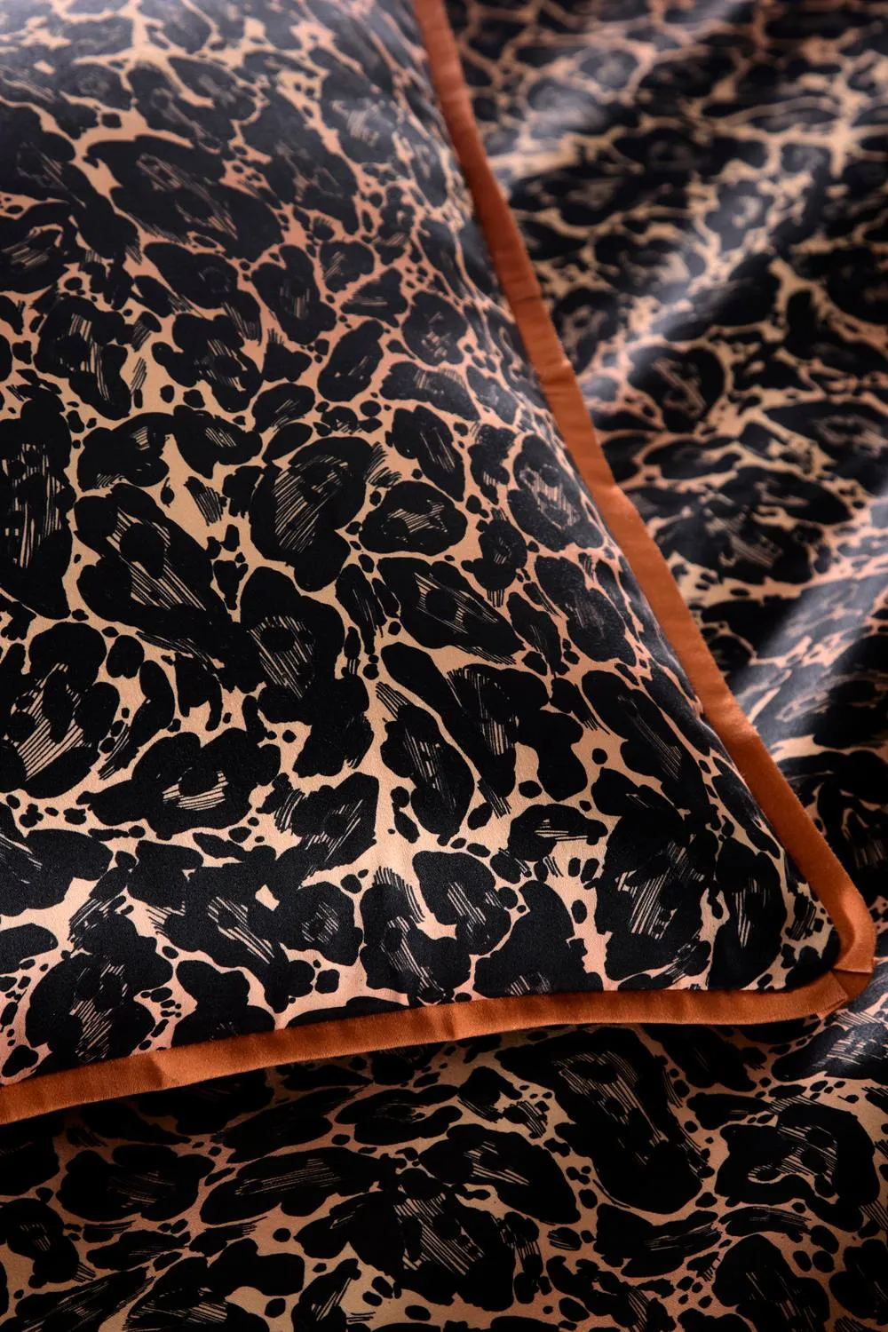 Laurence Llewelyn-Bowen 'Roxy Leopard Print' 100% Cotton Sateen Duvet Cover Set in Black 3