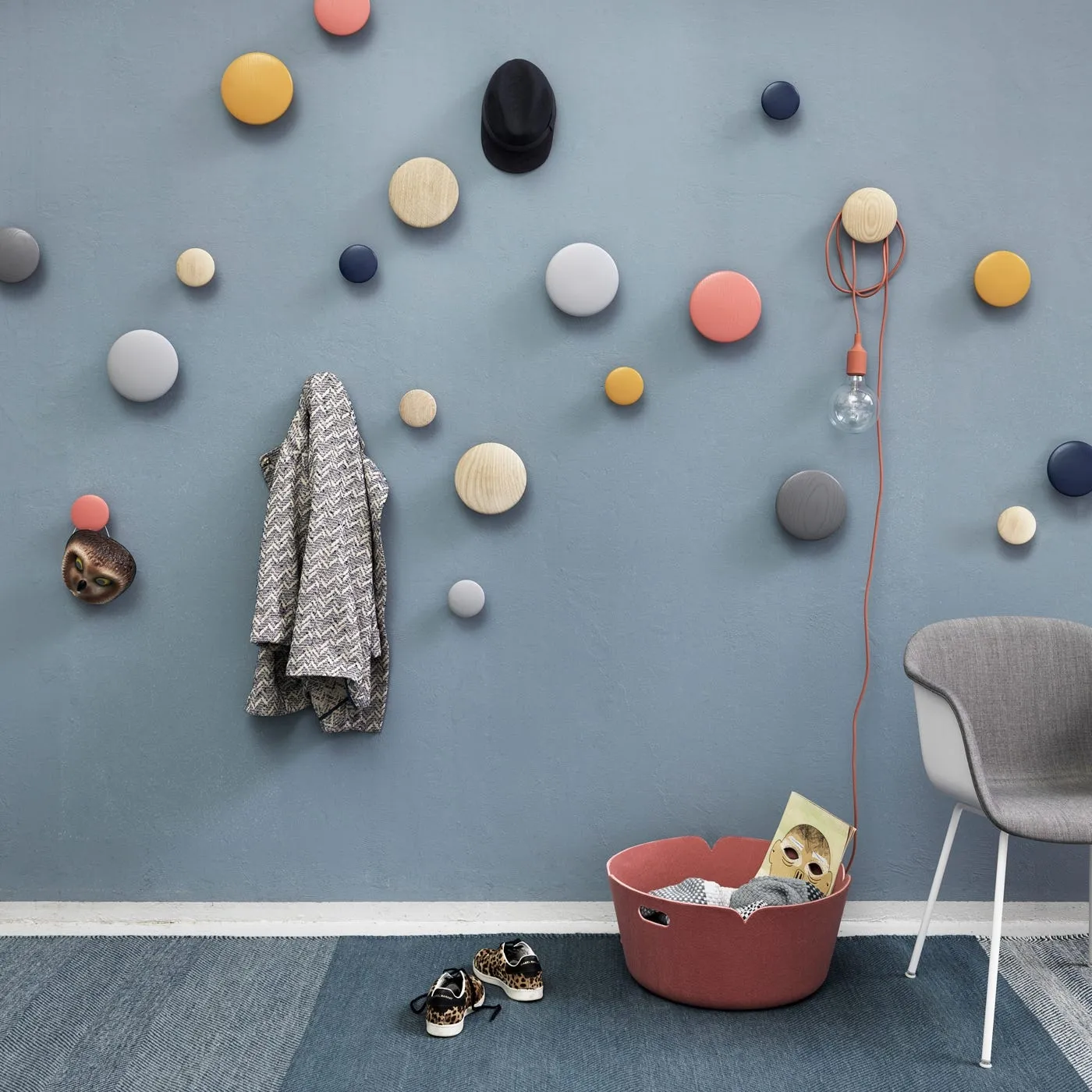 Muuto The Dots Set of 5 Coat Hooks Black 4