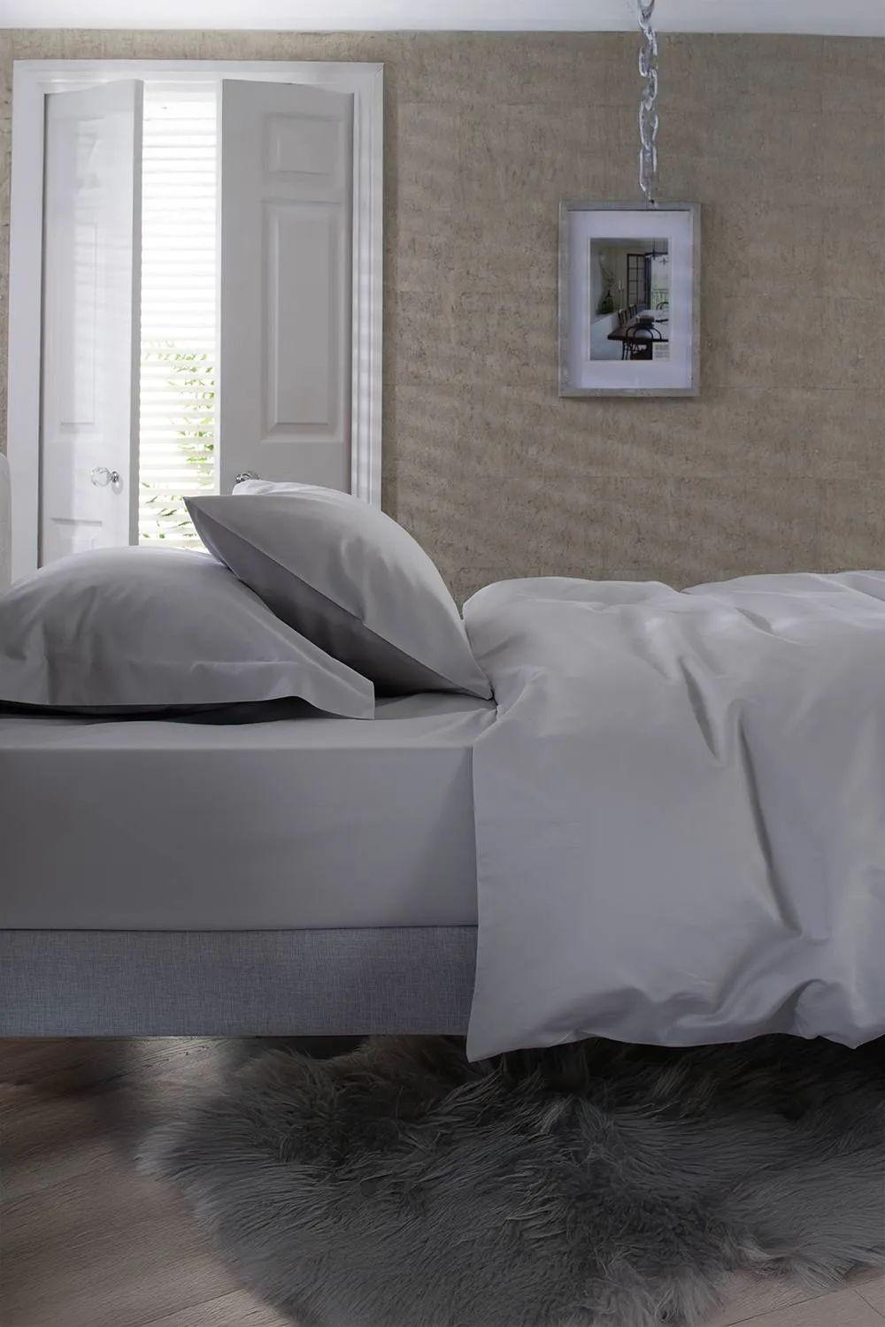 The Lyndon Company Deluxe 400 Thread Count 100% Cotton Fitted Sheet in Grey 2