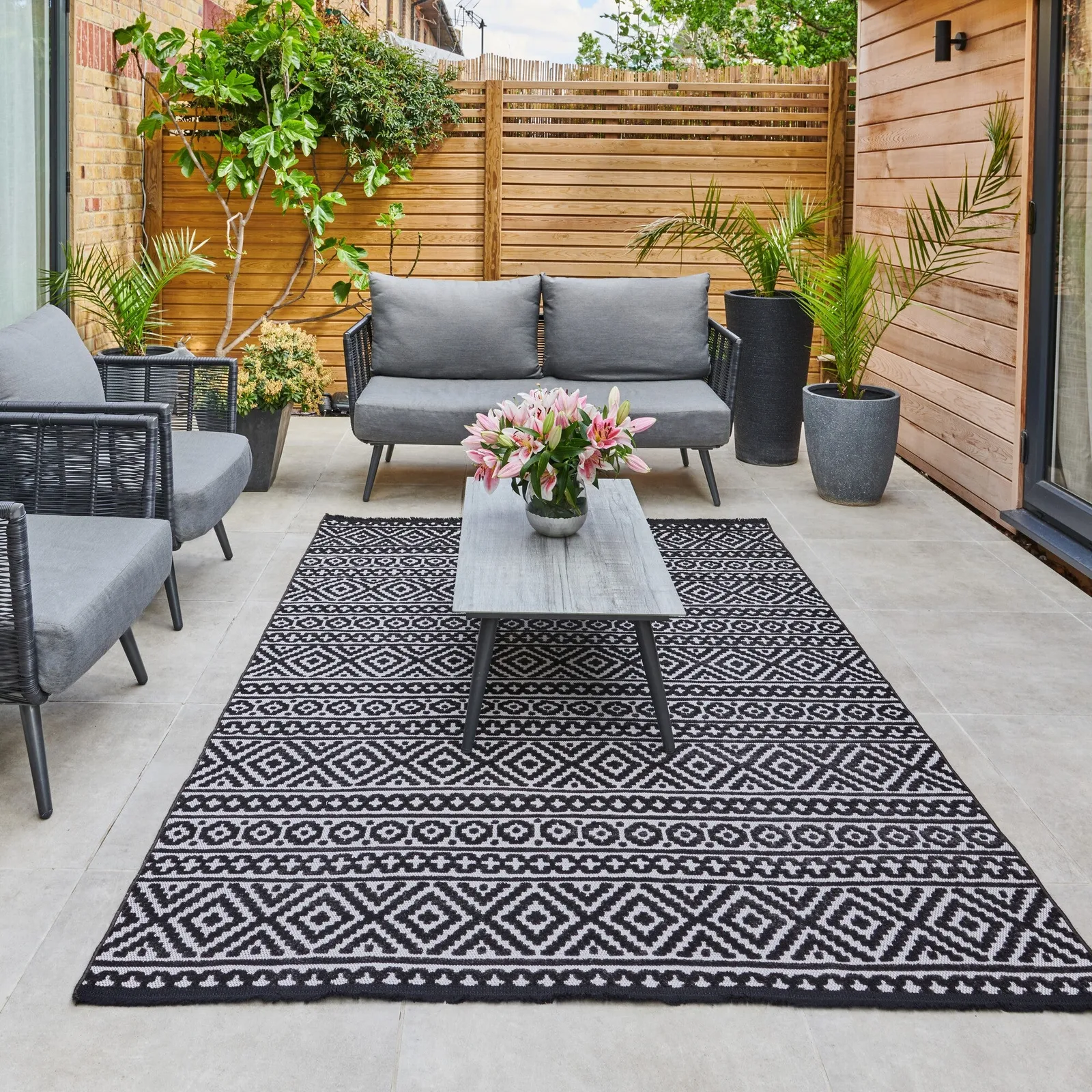 Jazz Traditional Indoor Outdoor Rug 1