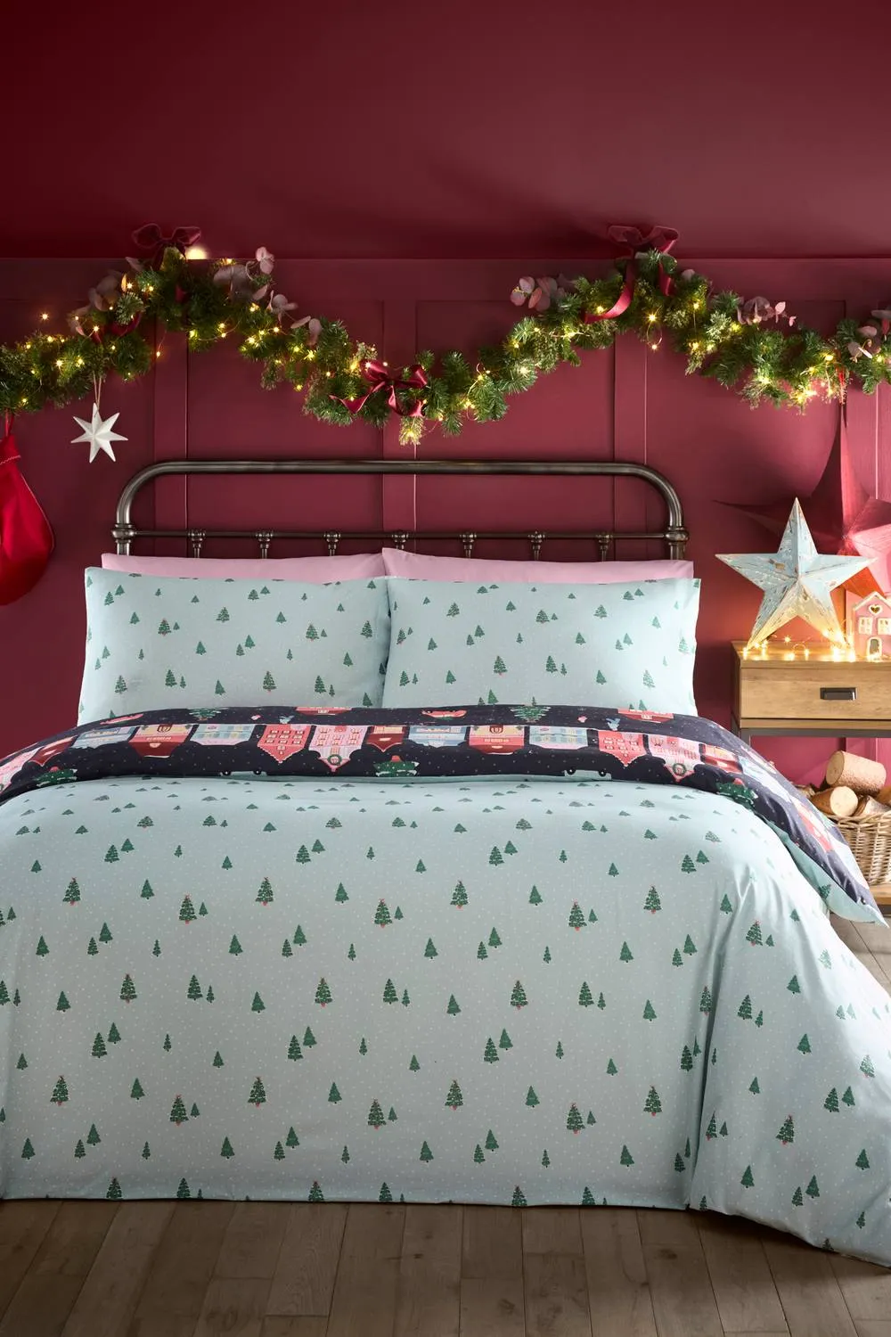 Fusion 'Christmas Houses' Easy Care Festive Duvet Cover Set in Navy 4