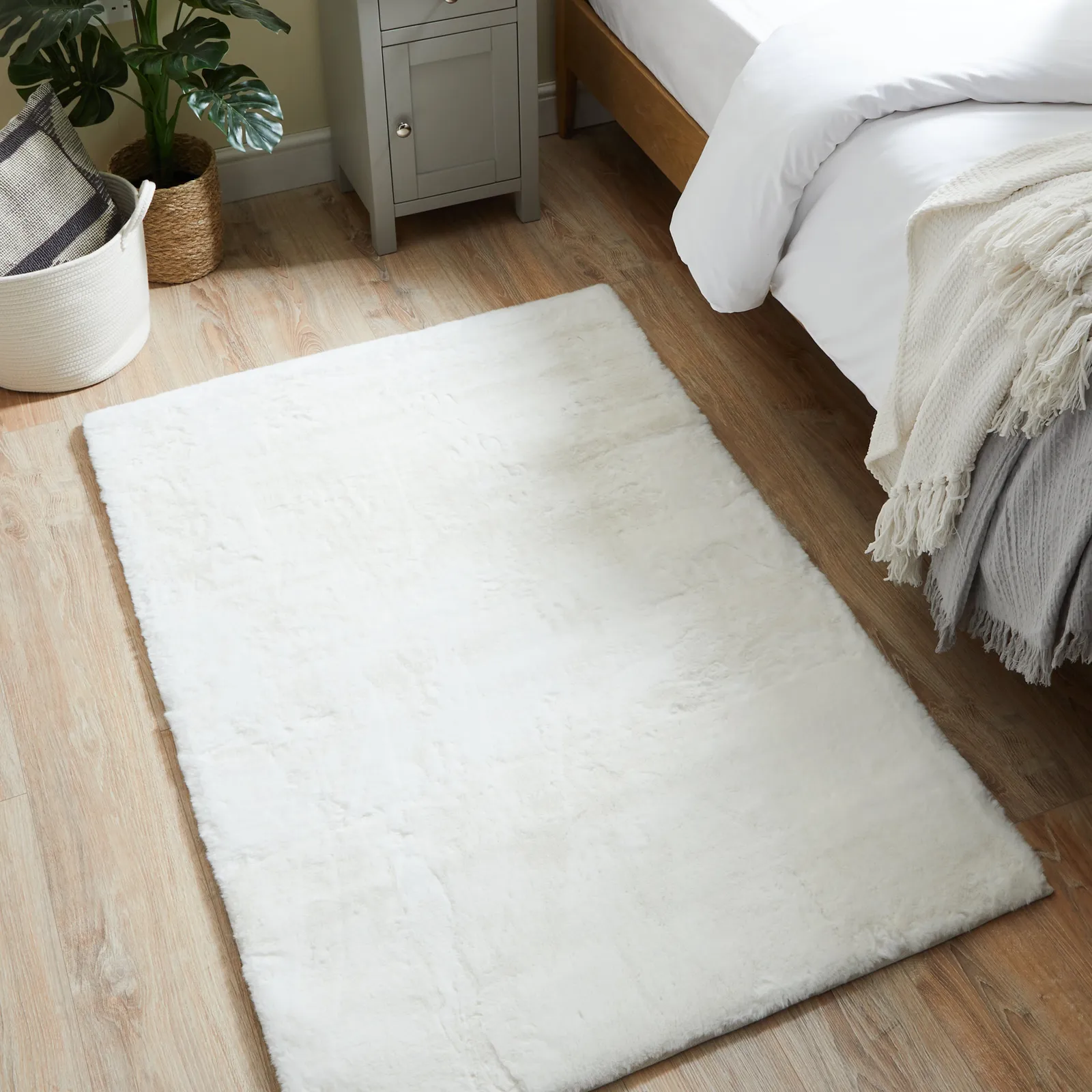 Faux Rabbit Fur Rug White