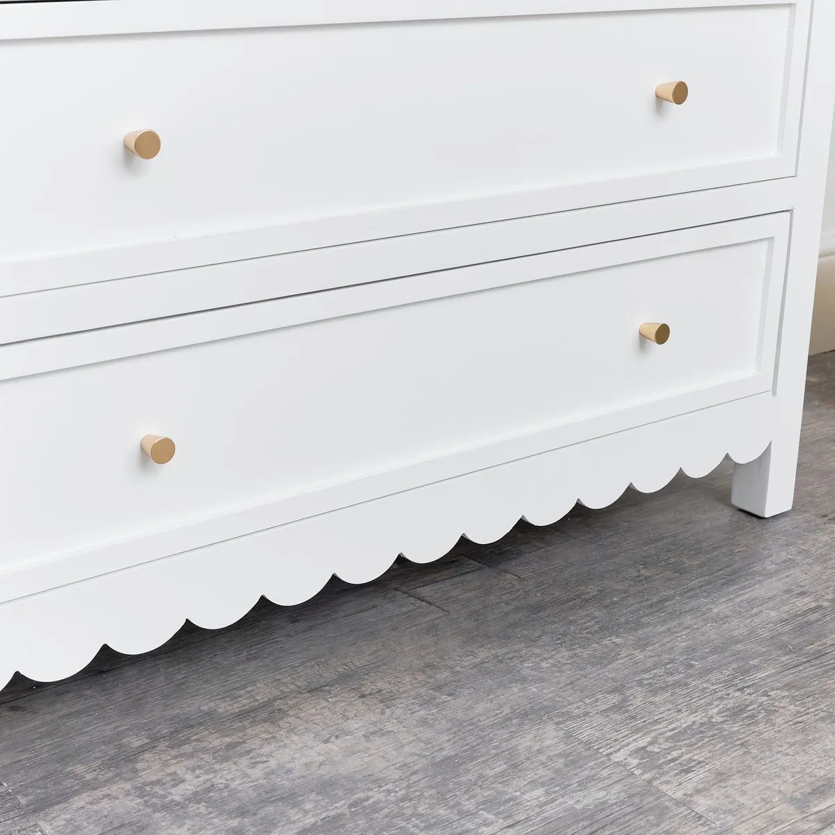 Melody Maison Large Scalloped 3 Drawer Chest Of Drawers - Staunton White Range 6