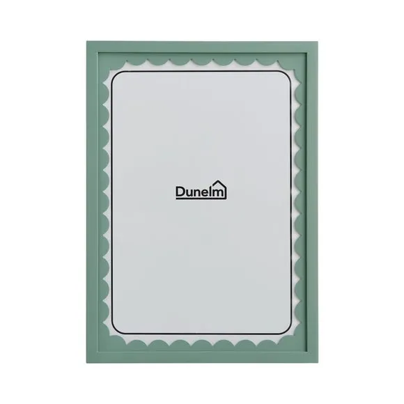 Remi Scalloped Photo Frame 3