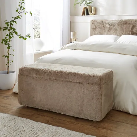 Elysia End of Bed Ottoman, Faux Fur 1