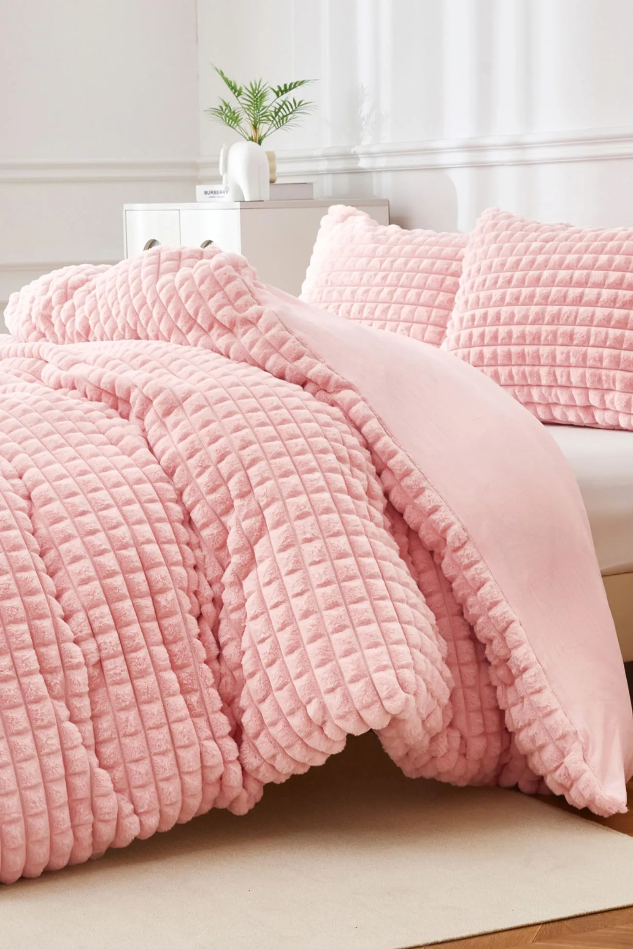 Ezysleep Super Soft Luxury Faux Fur Box Duvet in Pink