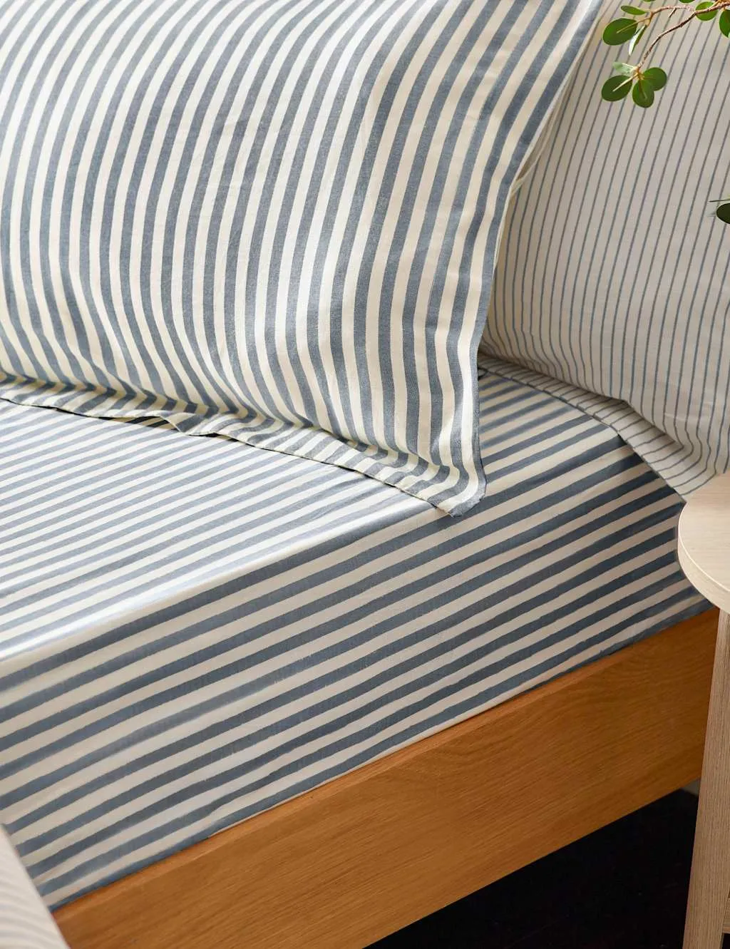 YARD Pure Cotton Striped Fitted Sheet Navy