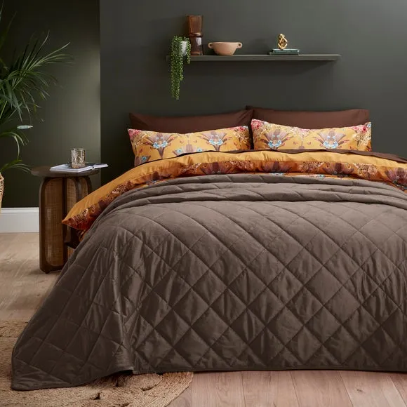 Castleton Quilted Bedspread 1