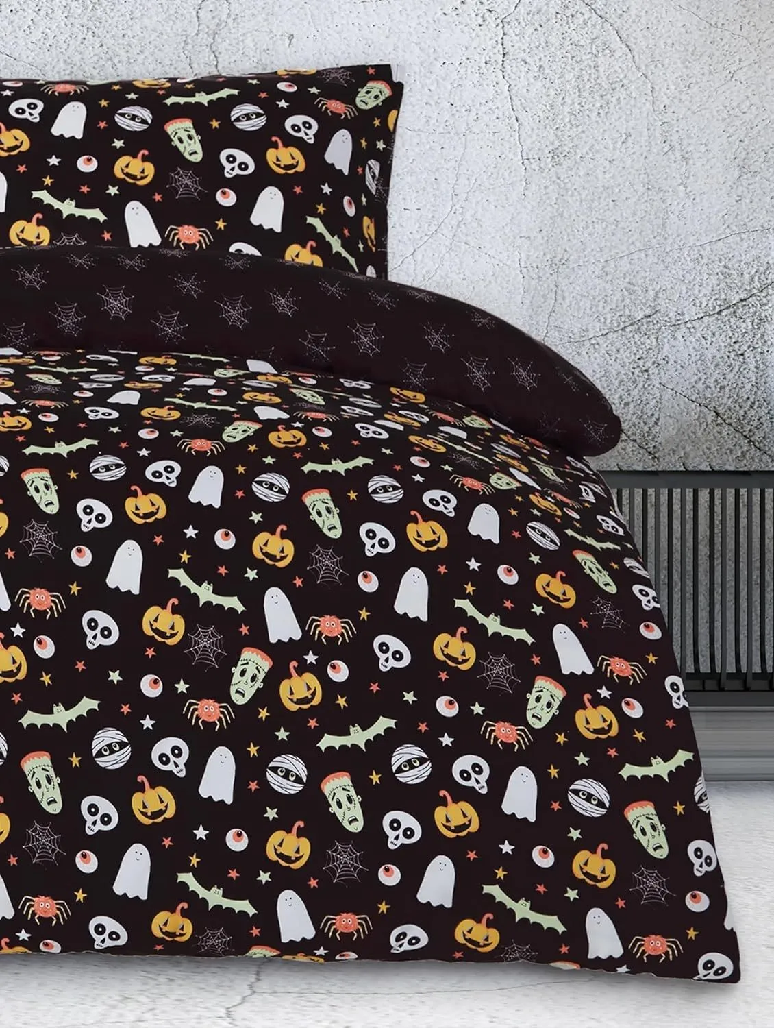 Smart Living Spooky & Magical Halloween Reversible Duvet Cover with Pillowcase in Black 3