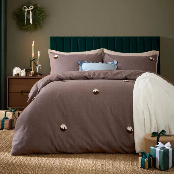 Furn. Christmas Puddings Tufted 100% Brushed Cotton Duvet Cover & Pillowcase Set 1