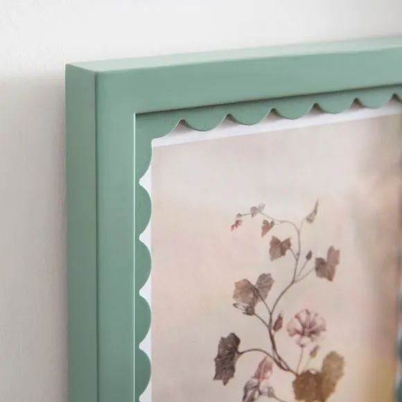 Remi Scalloped Photo Frame 2