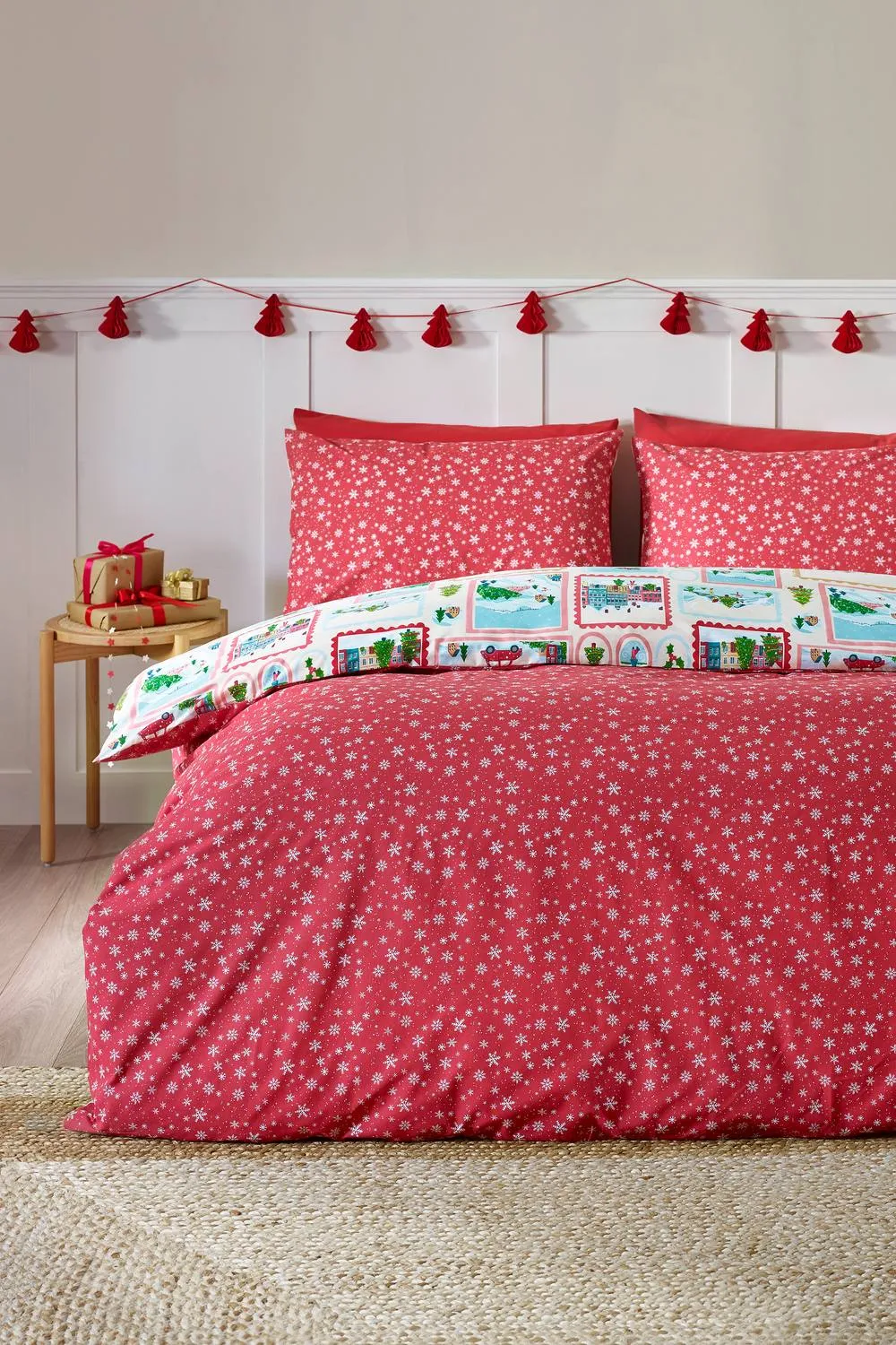 Catherine Lansfield 'Christmas Town Stamps' Reversible Duvet Cover Set in Natural 2
