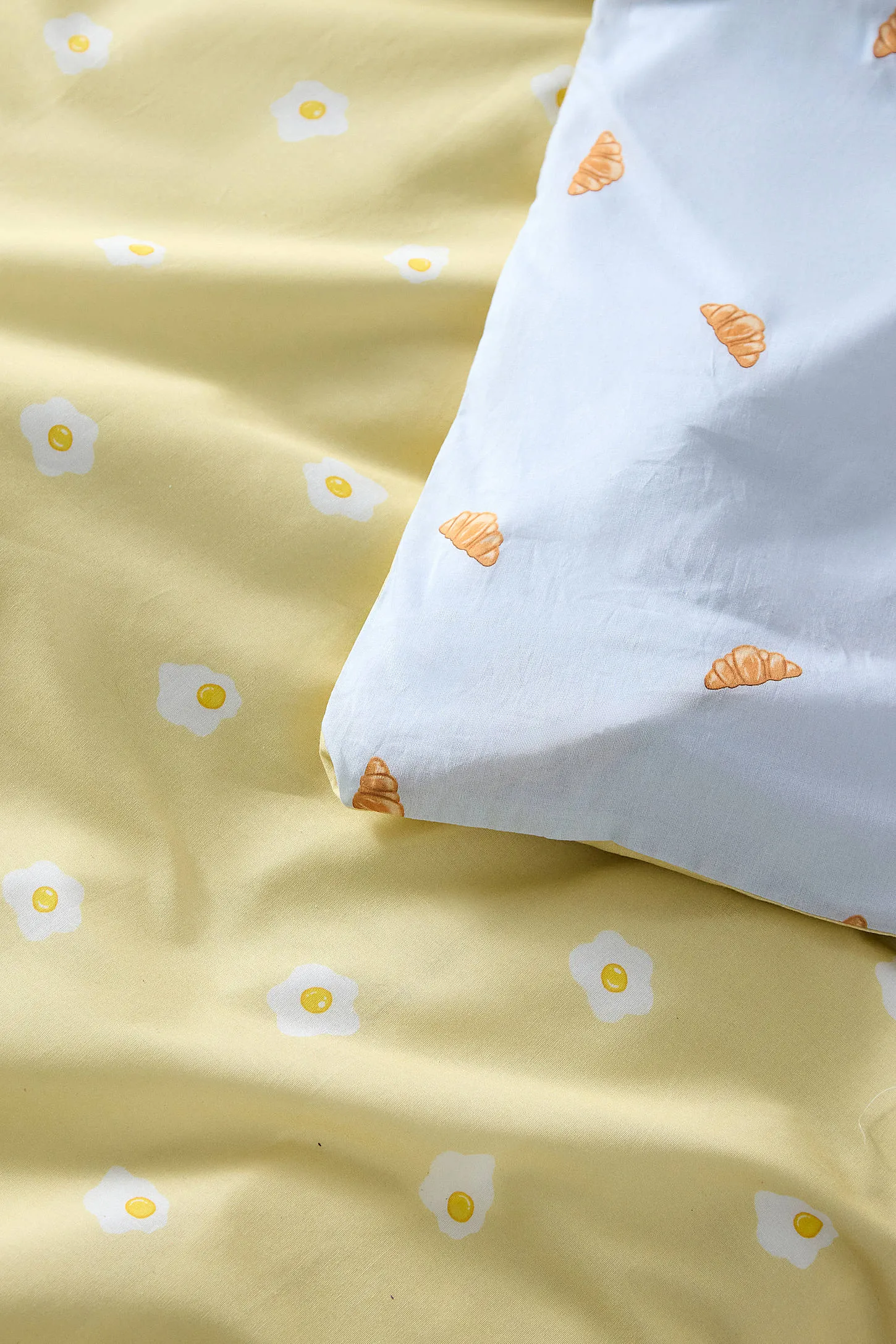 Egg & Croissant Reversible Duvet Set 5