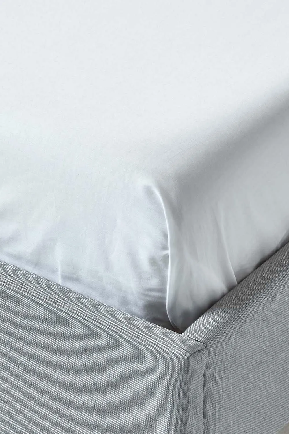 Homescapes Egyptian Cotton Flat Sheet 200 Thread Count in White 3