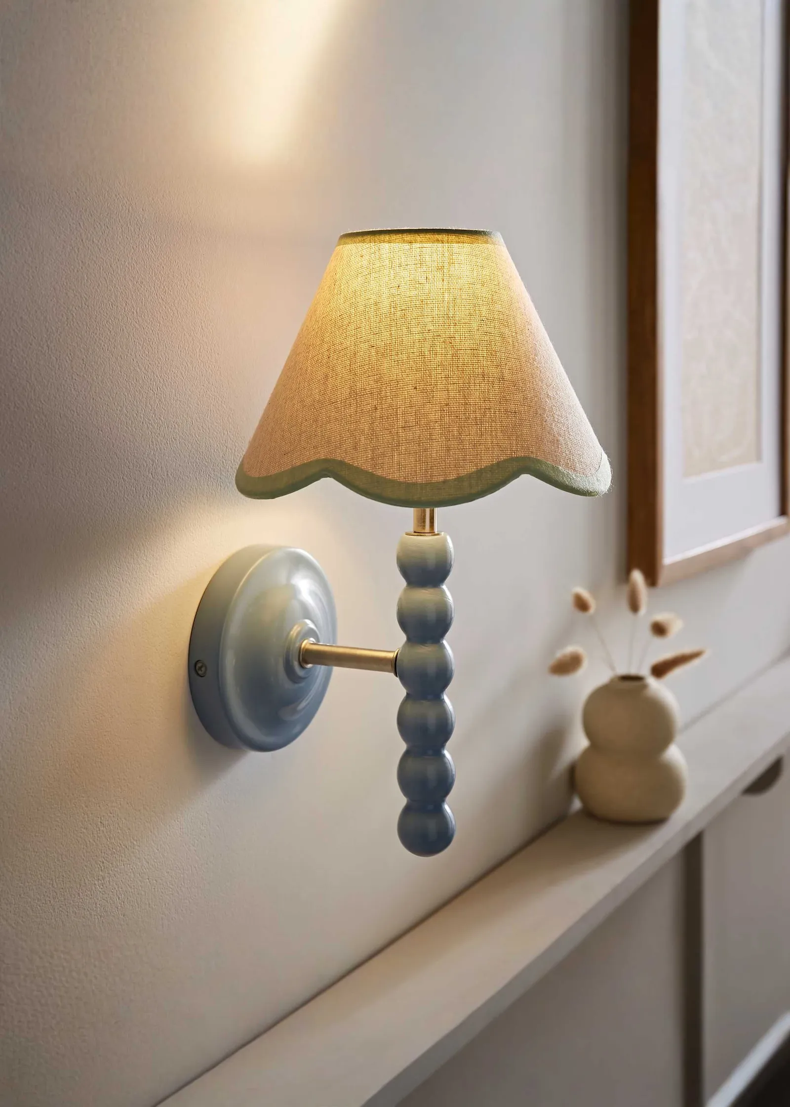 ValueLights Bobbins Powder Blue Bobble Wall Light & Linen Pastel Trim Lamp Shade in Pale Green