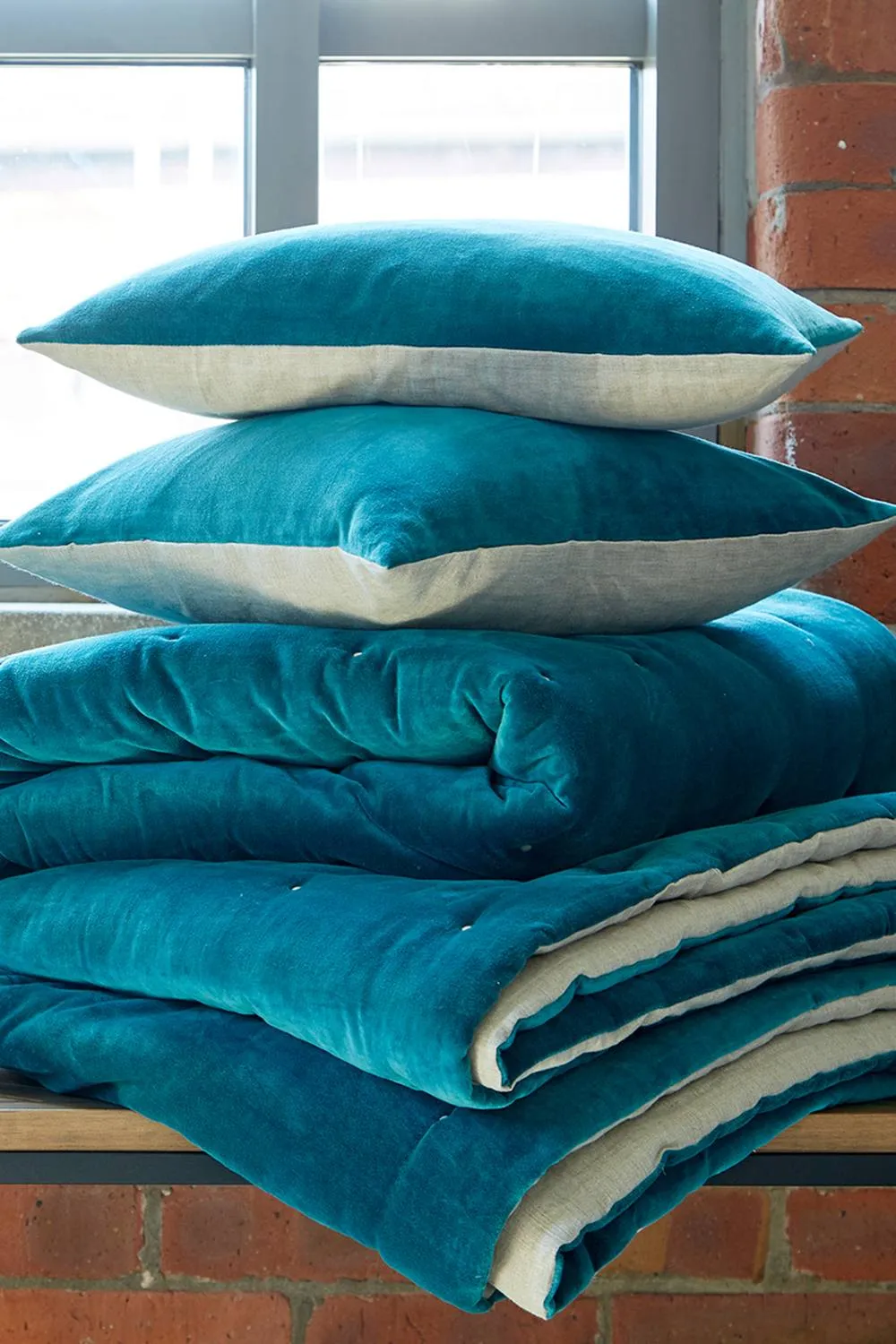 CHRISTY Luxury Quilted Velvet 'Jaipur' Throw in Blue