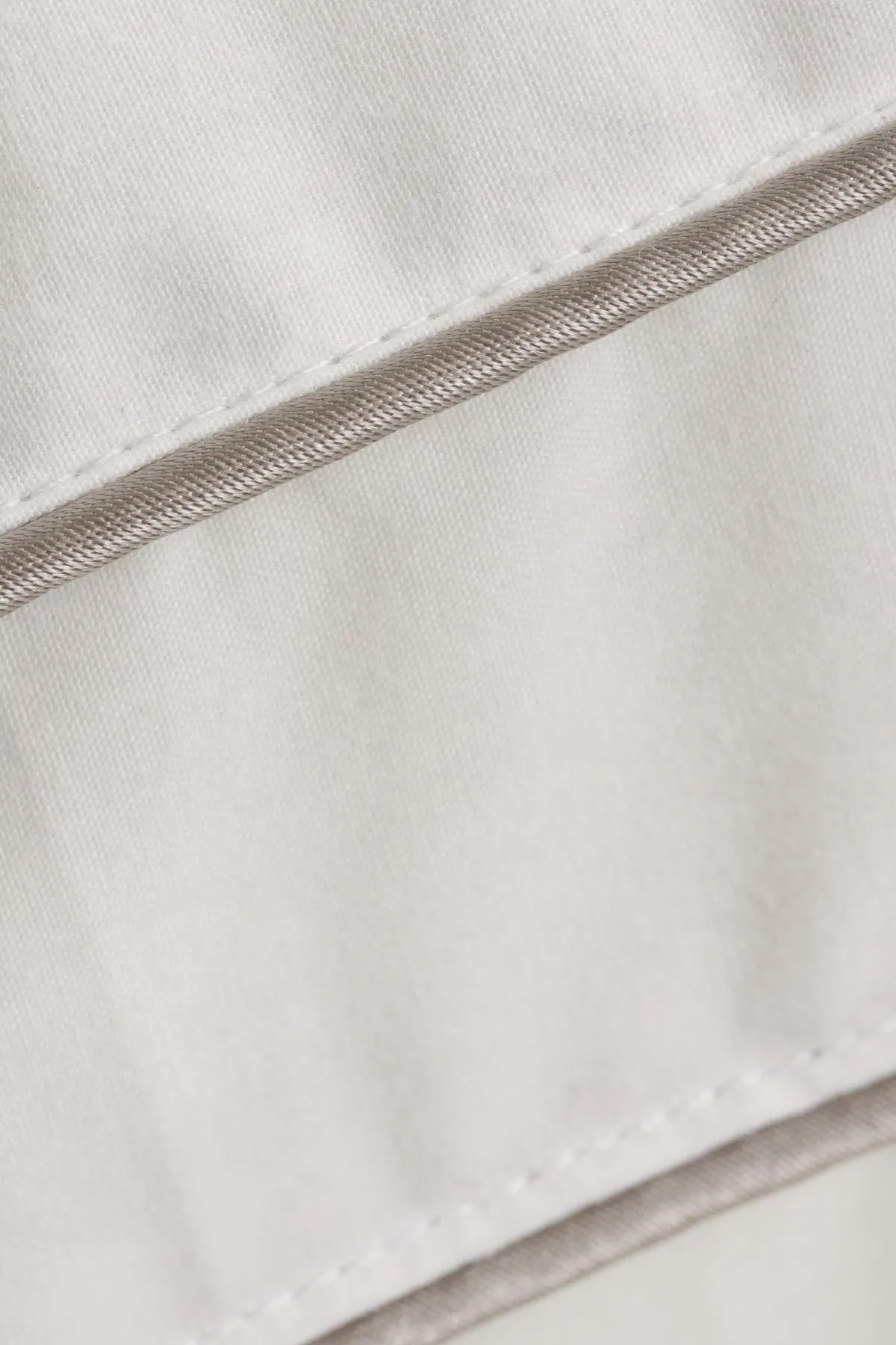 Soak&Sleep Soft As Down Microfibre Superking Chamber Pillow - Medium/Firm in White 4