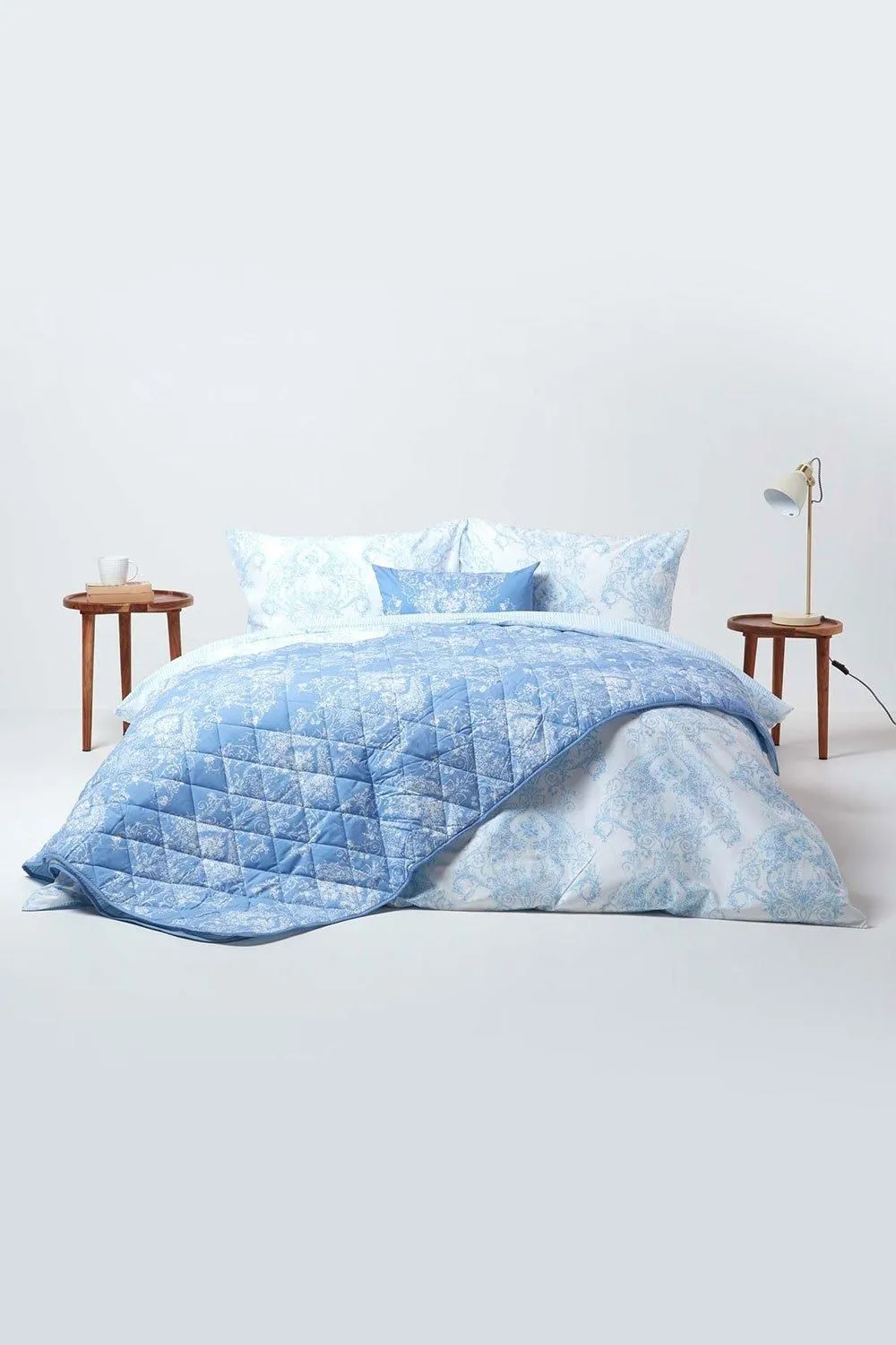 Homescapes French Toile Patterned Duvet Cover Set in Blue 3