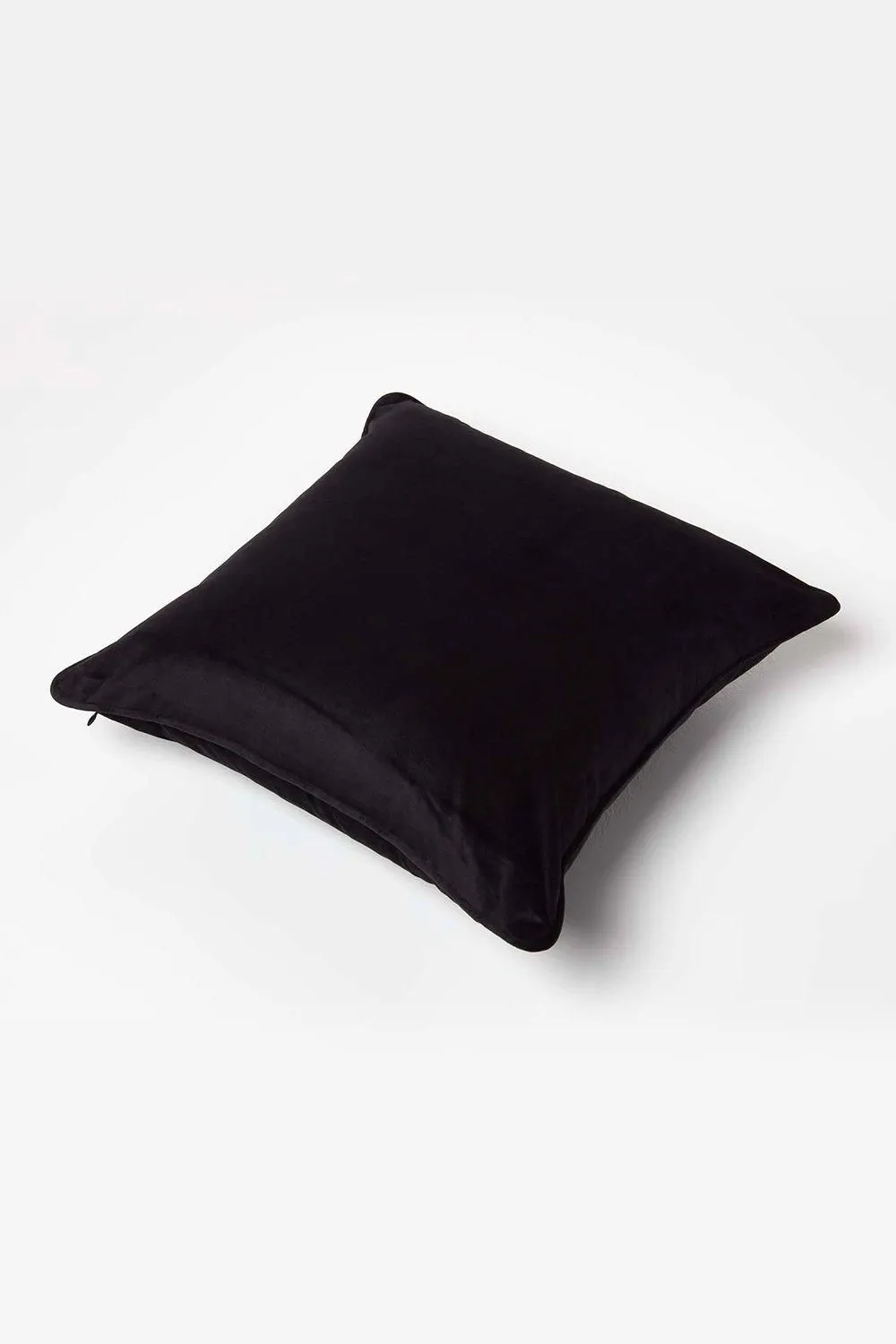 Homescapes Filled Velvet Cushion with Piped Edge 46 x 46 cm in Black 5