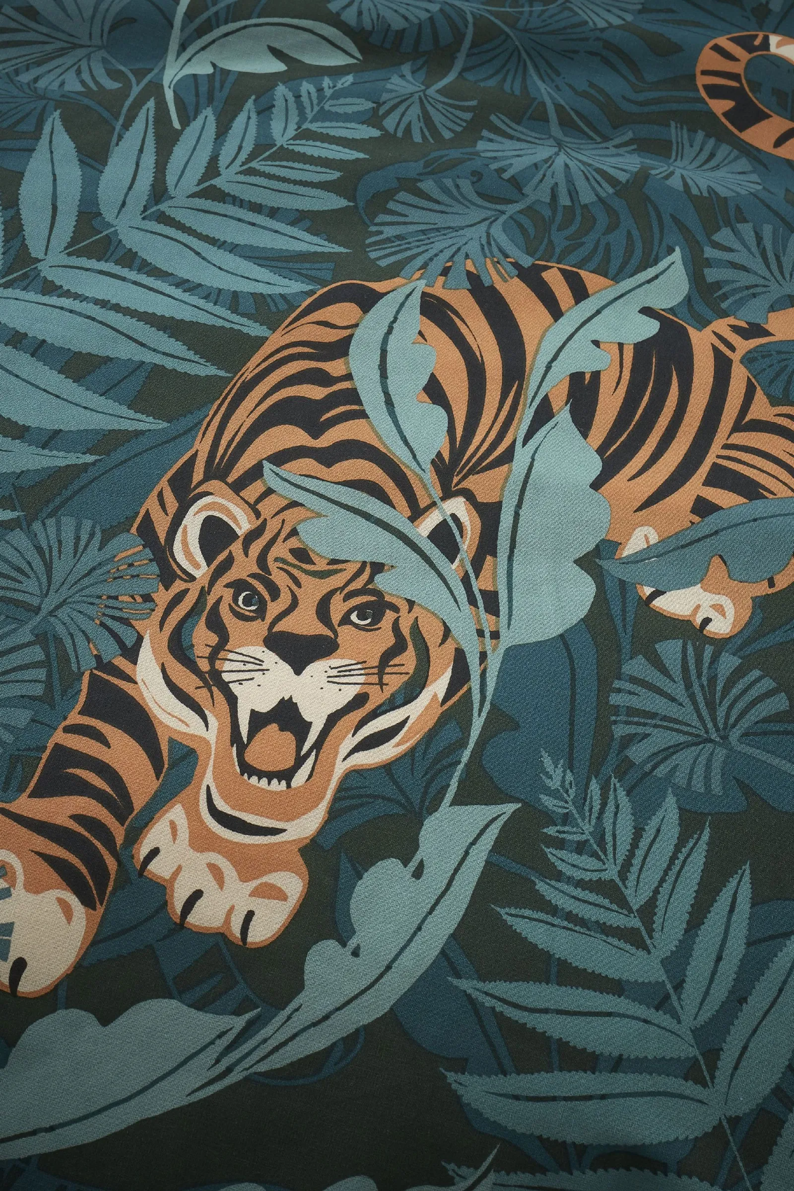 Catherine Lansfield 'Tropic Tiger Leaf' Duvet Cover Set in Green 4