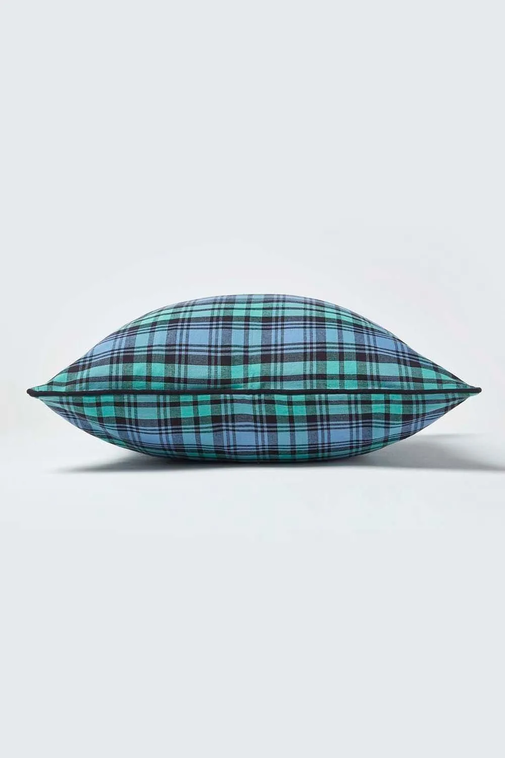 Homescapes Cotton Tartan Cushion Cover in Blue 3