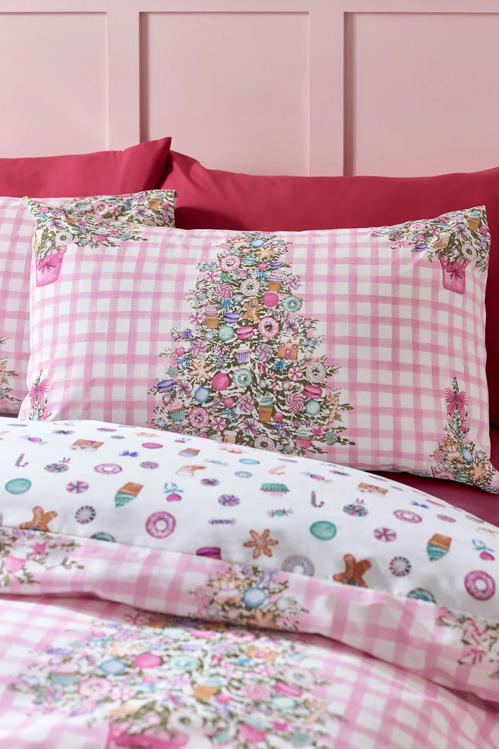 Catherine Lansfield 'Christmas Sweets & Treats' Reversible Duvet Cover Set in Pink 3