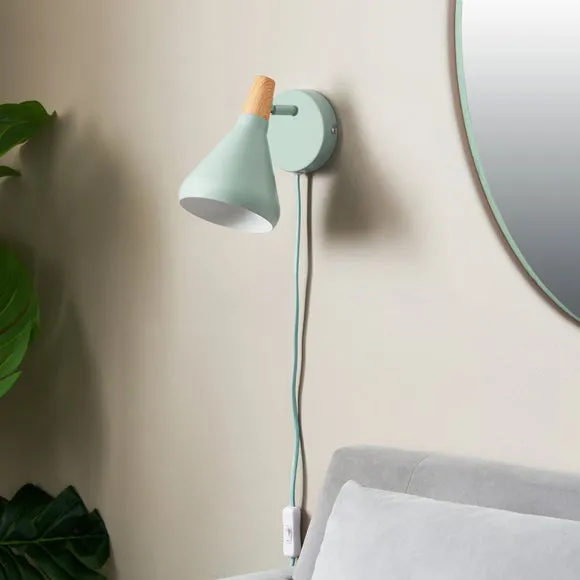 Wolston Plug In Wall Light 3