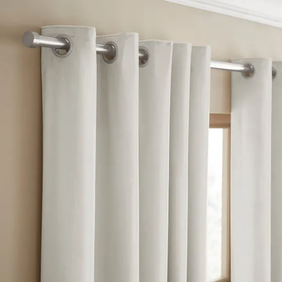 Luxe Velour Eyelet Curtains (Blackout Available) 1