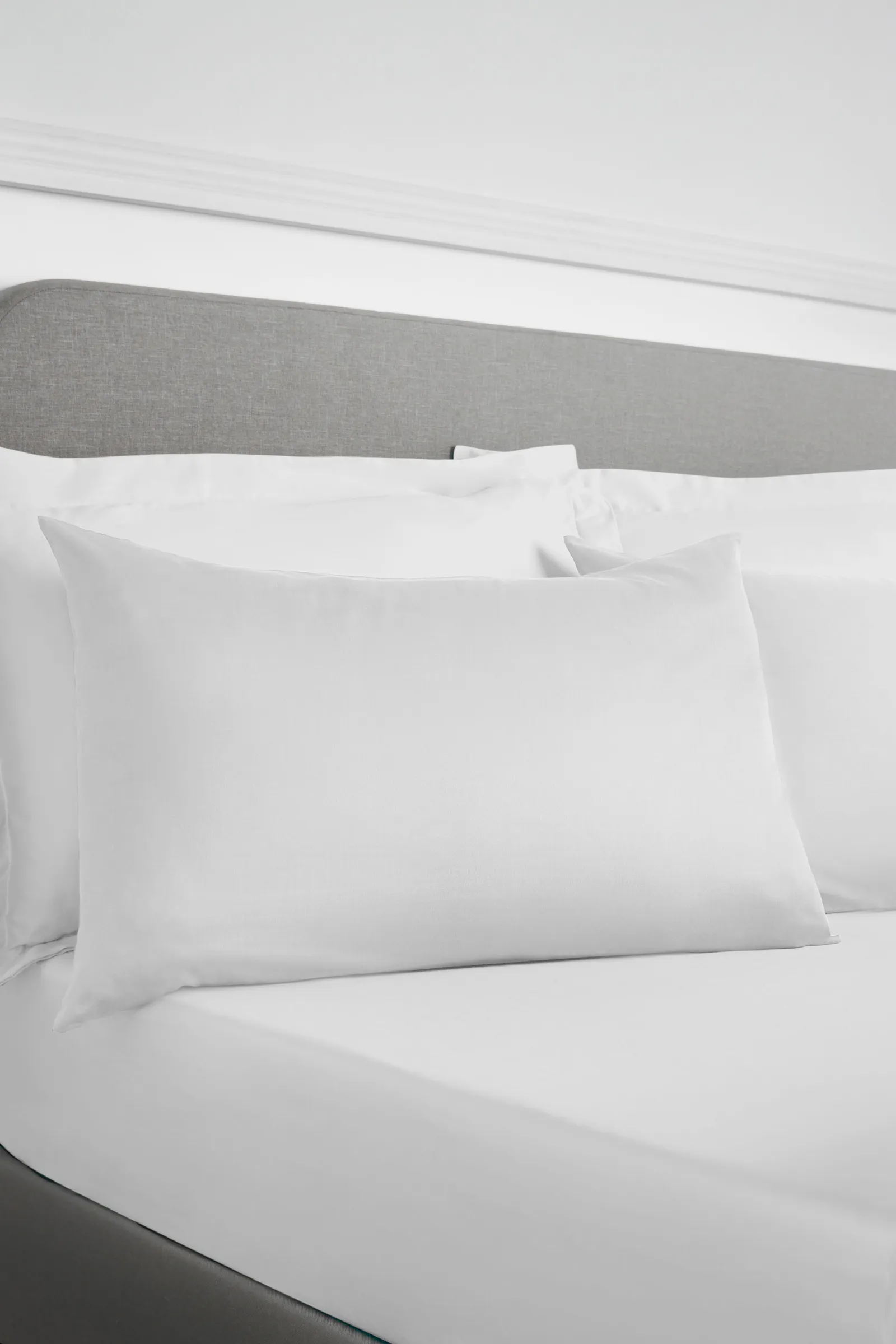 Bianca 400 Thread Count Cotton Sateen Standard Pillowcases in White 2