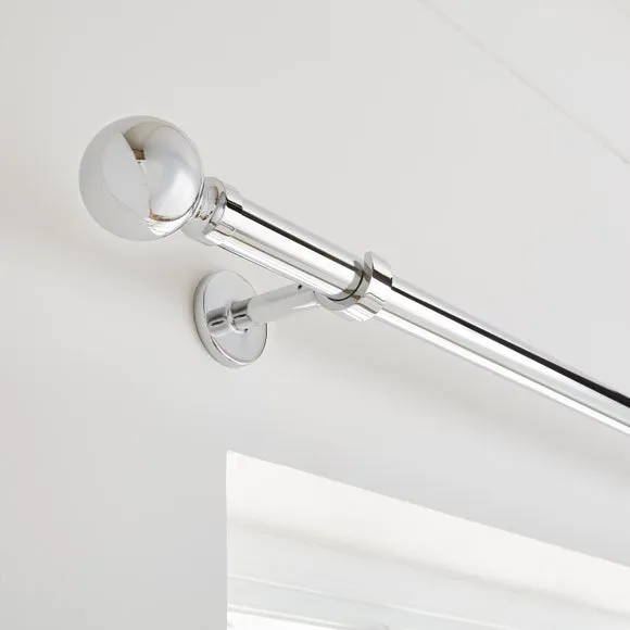 Ashton Extendable Metal Curtain Pole 1