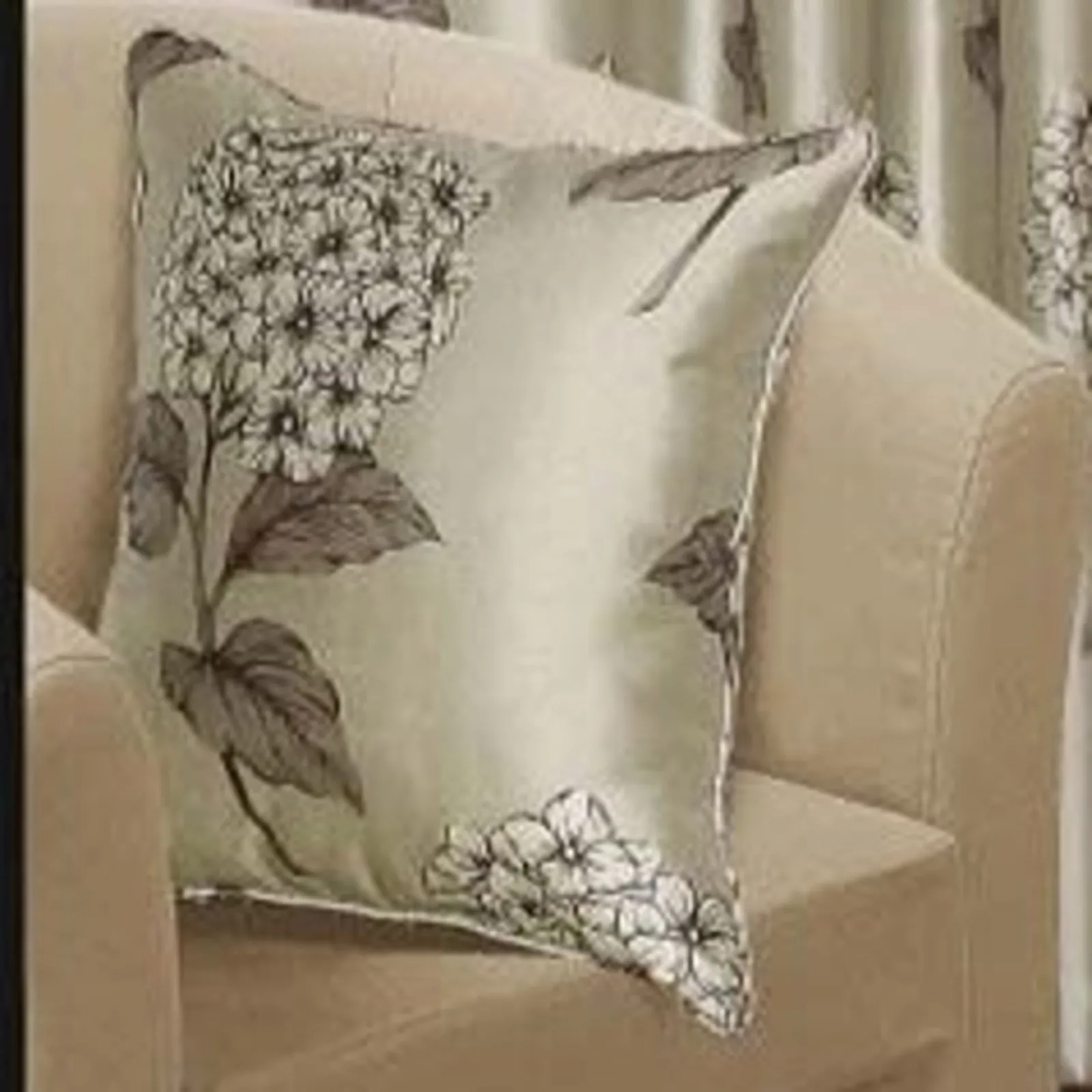 Rapport Home Helena Cushion Cover (45x45) cm) in Ivory 2