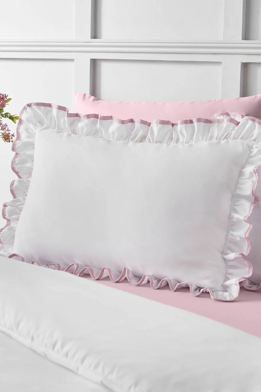 Catherine Lansfield 'So Soft Mono Frill' Duvet Cover Set in Pink 2
