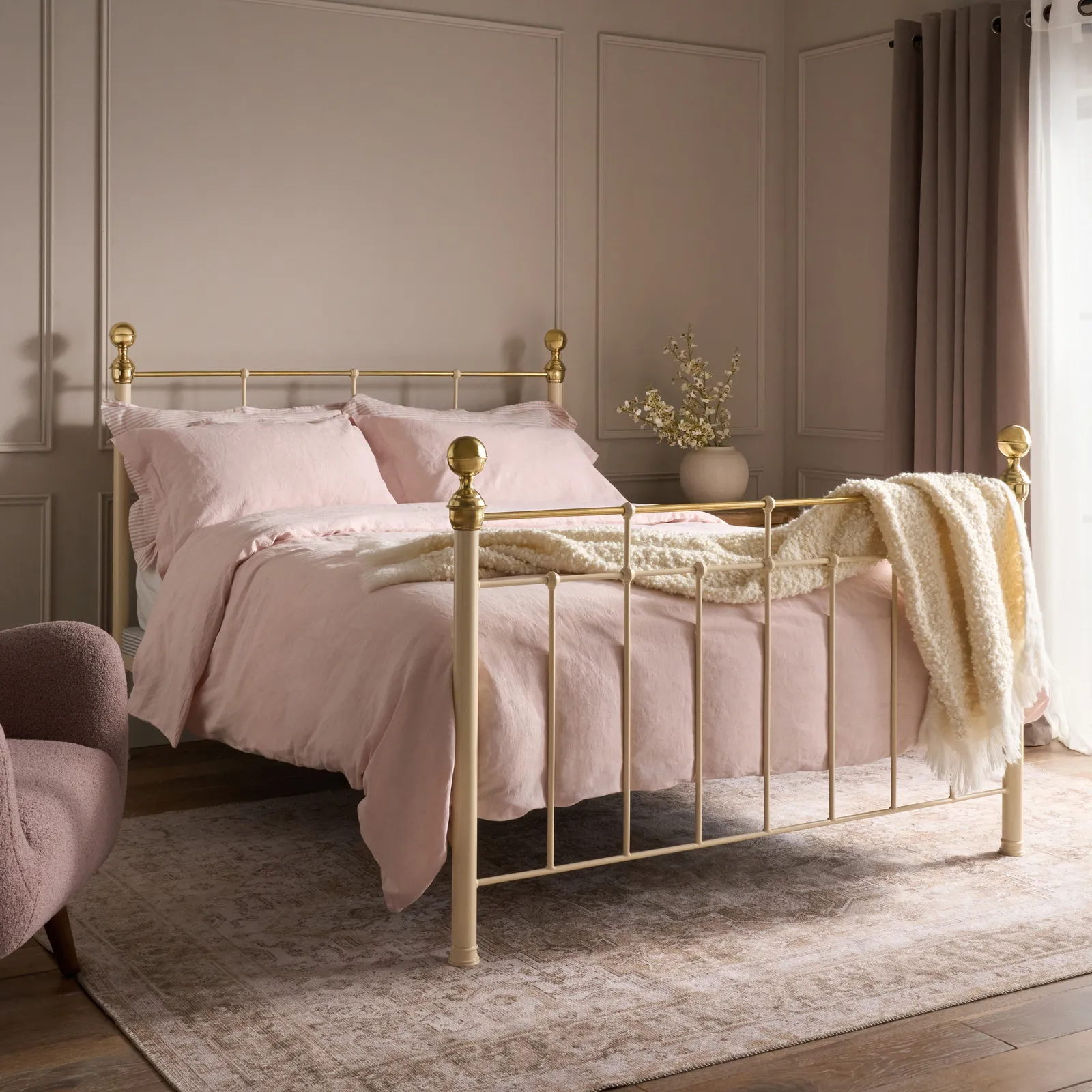 George Bed, Double - Solid, Cream