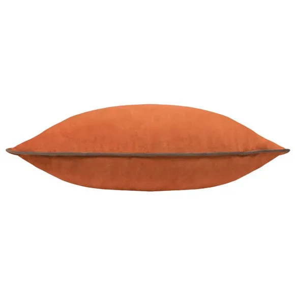 Furn. Square Cushion 3