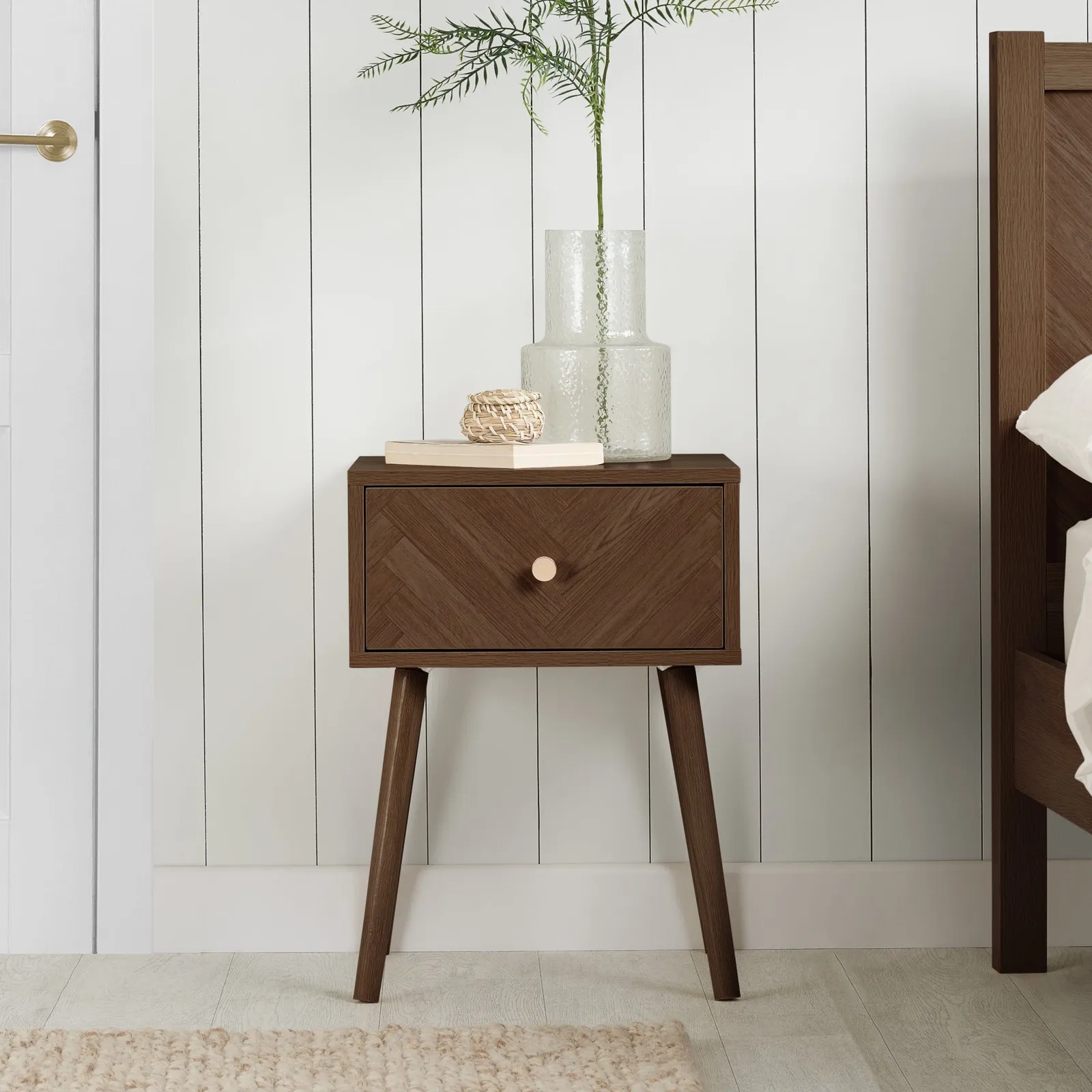 Herringford - 1 Drawer Bedside Table - Walnut - Wooden - Happy Beds 1