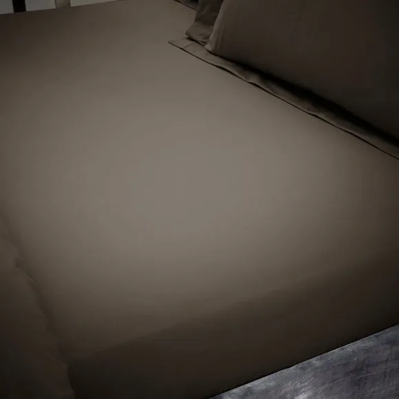 Hotel 230 Thread Count Percale 100% Cotton Fitted Sheet 2