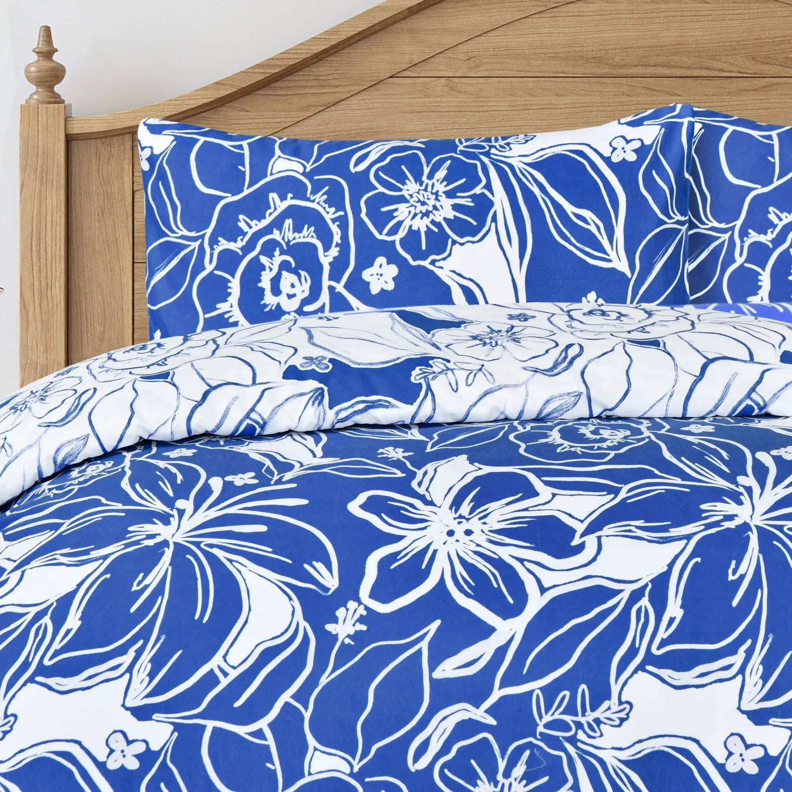 Smart Living Luxury Super Soft Reversible Hawaiian Tropic Duvet Cover with Pillowcase in Blue 4