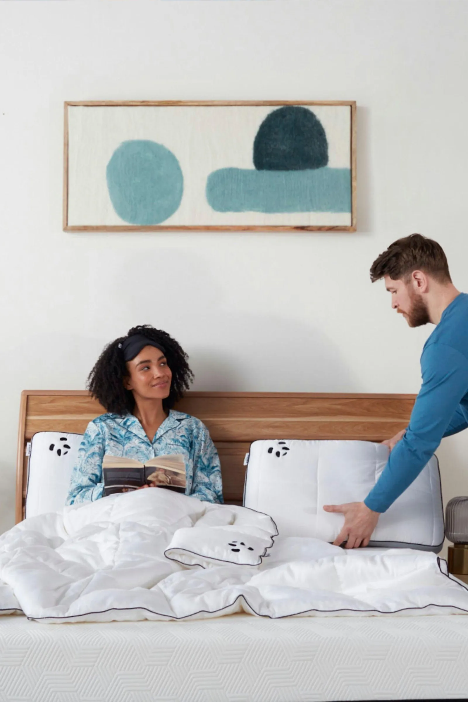 Panda London Panda Hybrid Memory Foam Bamboo Pillow in White 5